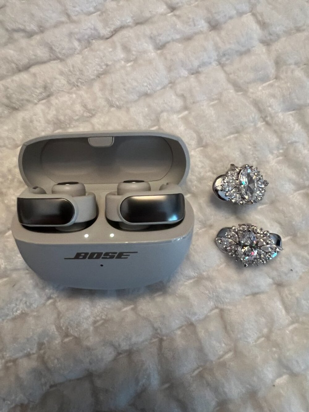 Bose Ultra Open Earbuds with Stunning Crystal Clips - Picture 6 of 7